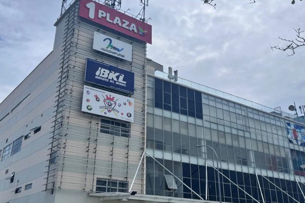1-PLAZA-MALL